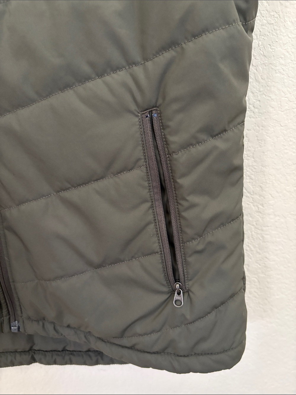 The North Face Olive Green Women’s Quilted Vest - Picture 4 of 11